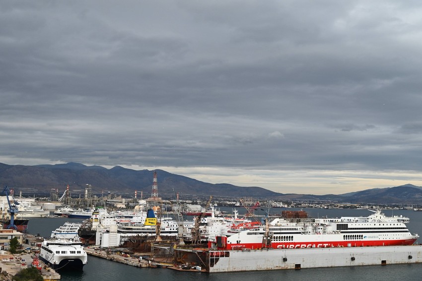 Luka Elefsini u Grčkoj