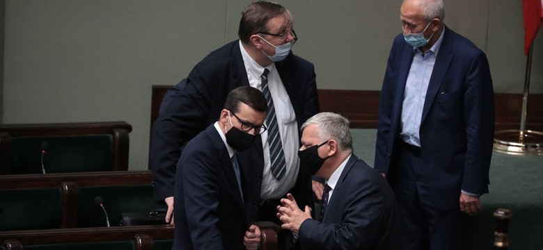 Polski Ład. Suski do Morawieckiego: Miało być pięknie... Co odpowiedział mu premier?