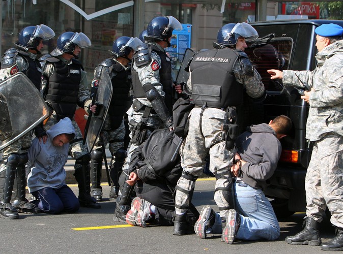 Zadyma podczas marszu równości