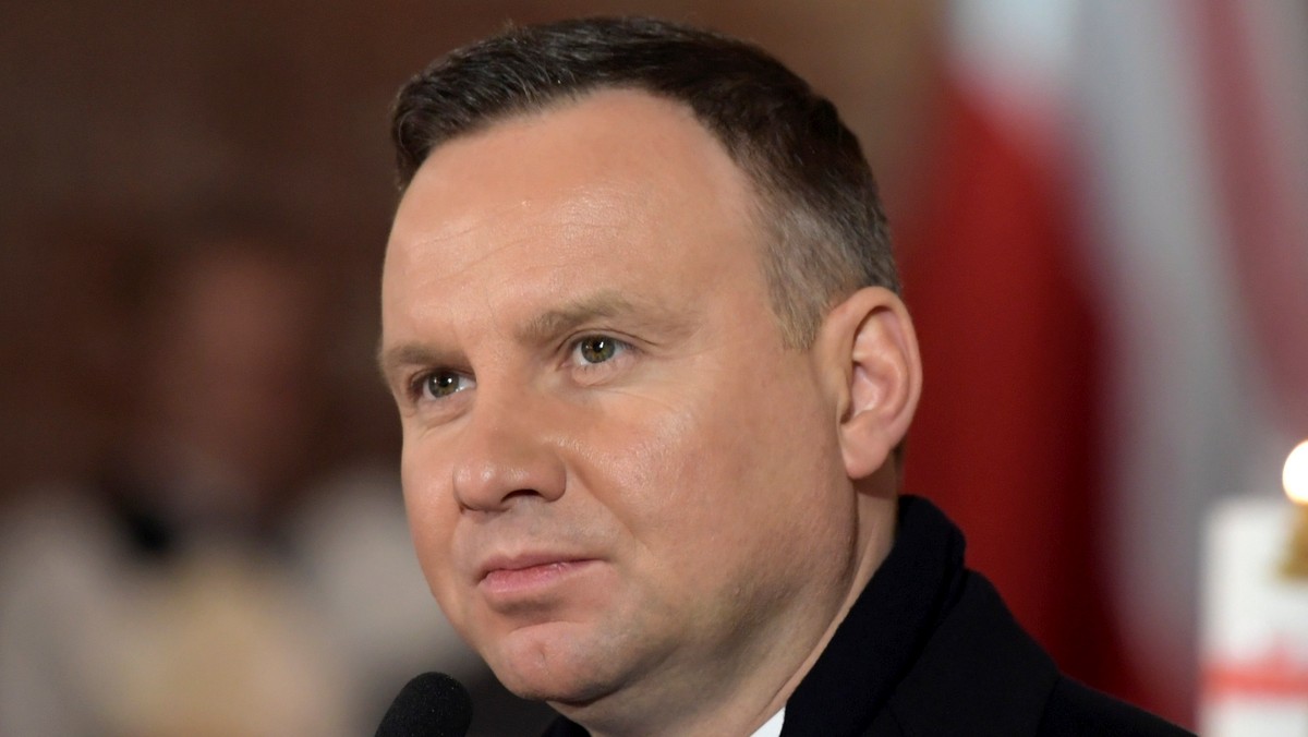 Prezydent Andrzej Duda spotka się jutro po południu w Pałacu Prezydenckim z przewodniczącym PKW, sędzią Wojciechem Hermelińskim - poinformował rzecznik prezydenta Krzysztof Łapiński. Tematem rozmów mają być zmiany w Kodeksie wyborczym, autorstwa PiS.