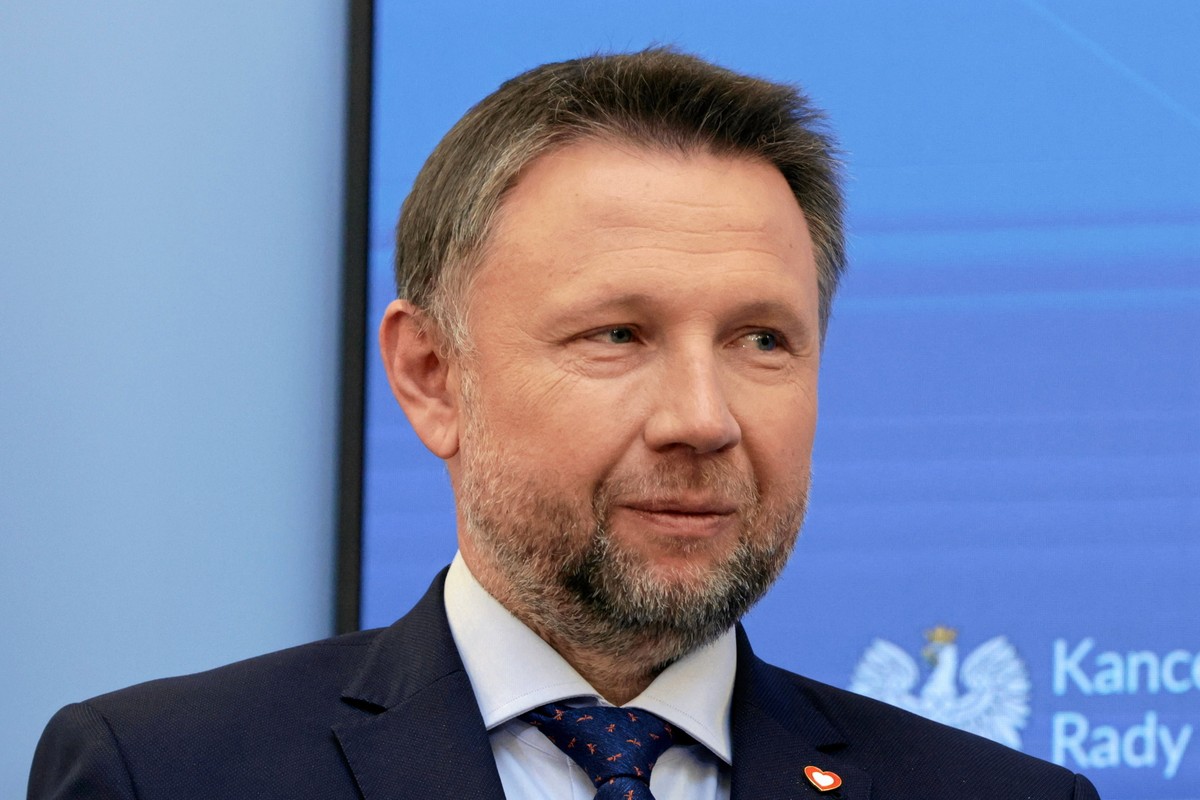 10.05.2024 Warszawa , aleje Ujazdowskie 1/3 , KPRM . Ustepujacy minister spraw wewnetrznych i administracji Marcin Kierwinski podczas ogloszenia zmian w skladzie Rady Ministrow . Fot. Dawid Zuchowicz / Agencja Wyborcza.pl