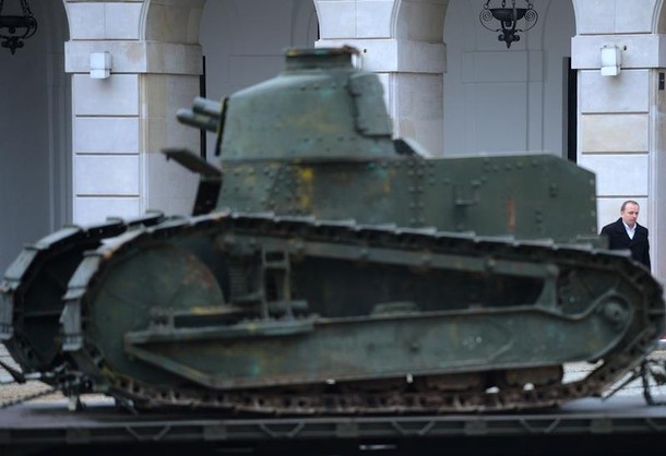 Czołg Renault FT-17 żołnierze