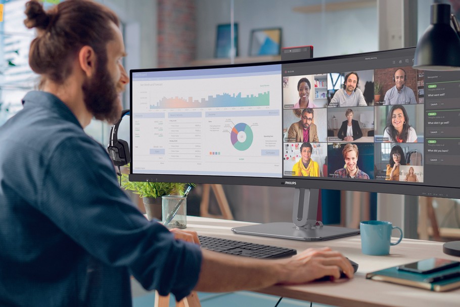 Monitor Philips 49B2U6900CH jest doskonałym przykładem na to, jak zmienia się sprzęt do biur pracujących głównie w modelu hybrydowym.
