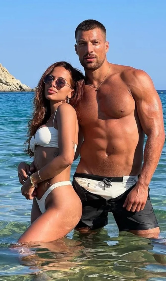Simone Susina sa pevačicom Anitom