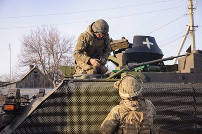 Wściekły atak Rosjan. Łamią front i masakrują wszystko na swej drodze