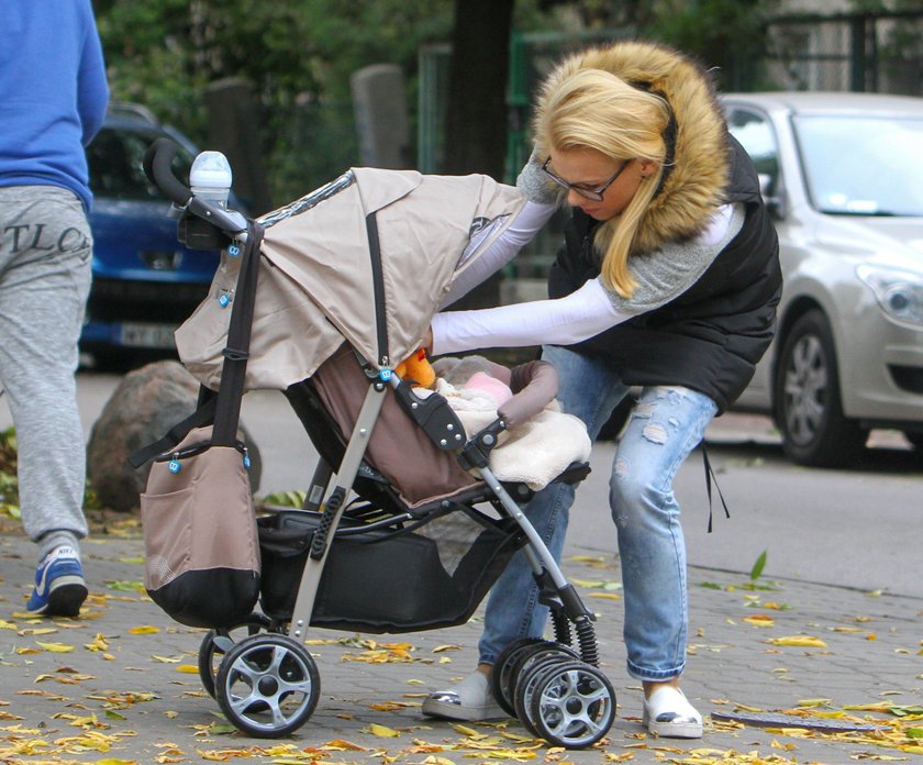 Karolina Nowakowska z córką