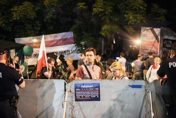 Anti-Pis government protesters