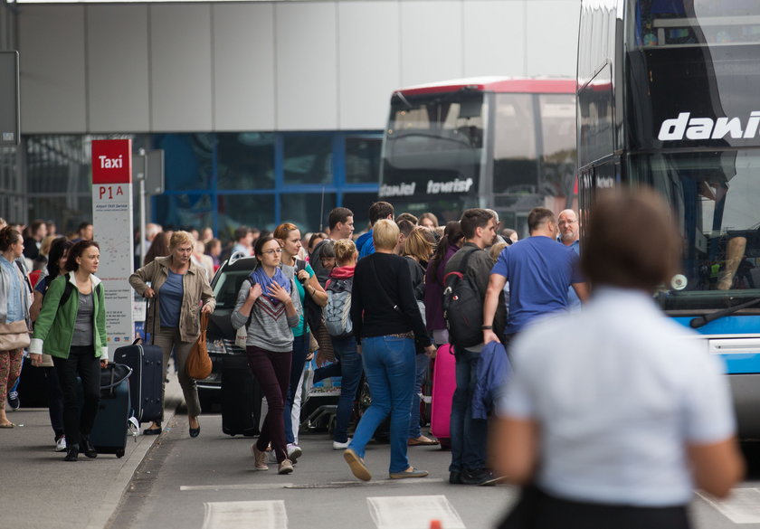 Pasażerowie uwięzieni w Pyrzowicach