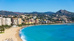 Grudzień, jak lipiec. Niemal 30°C w Hiszpanii. Turyści na na plażach zamiast na stokach