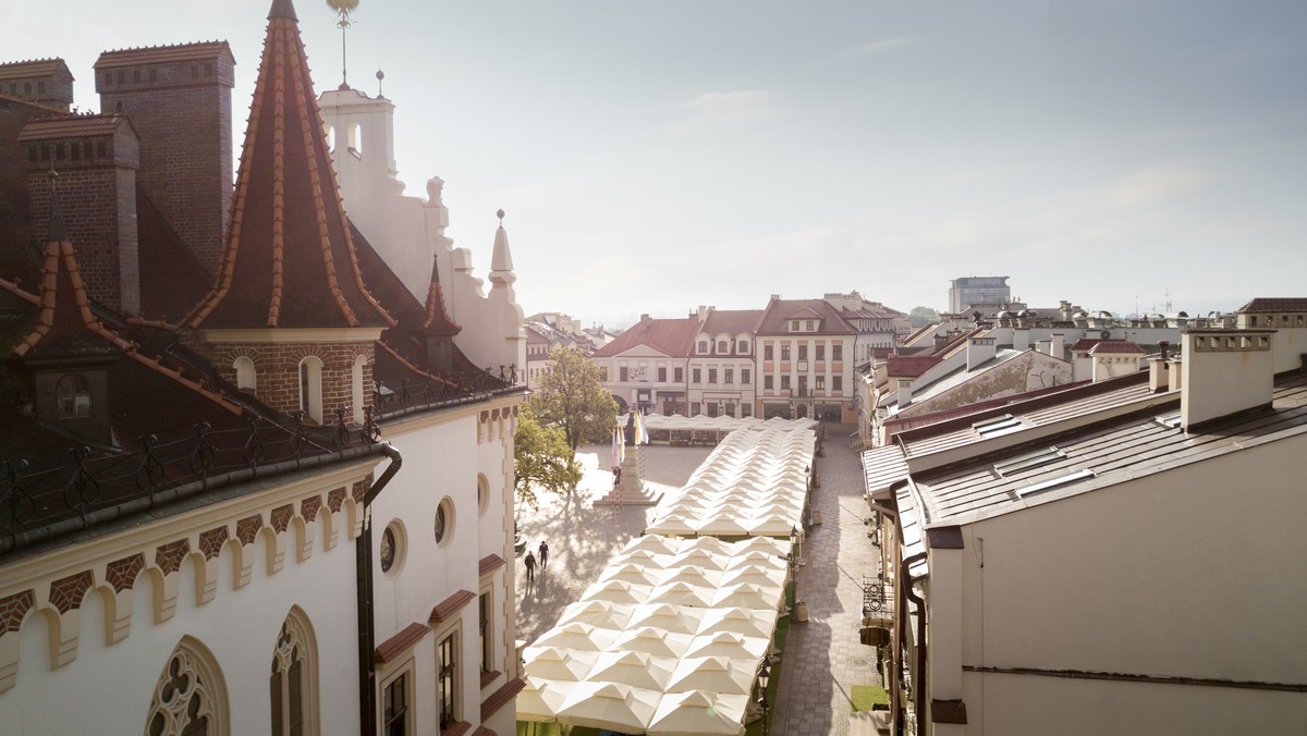 40 mln zł przeznaczy samorząd województwa podkarpackiego na bezzwrotne granty na kapitał obrotowy dla mikro i małych przedsiębiorstw z regionu, które z powodu pandemii wpadły w kłopoty finansowe. Pieniądze na wsparcie dla firm pochodzić będą z Regionalnego Programu Operacyjnego województwa podkarpackiego.