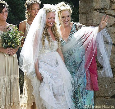 15035_30916-seyfried-streep-mamma-mia-sl-d0000A81Aebff35d3f860