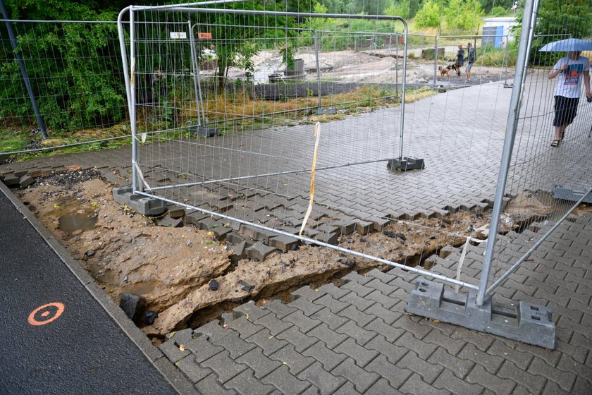 Polska zmaga się ze skutkami burz. Ponad 20 tys. odbiorców bez prądu