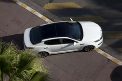 Szał! Oto nowa limuzyna, która rozbraja ceną i gwarancją