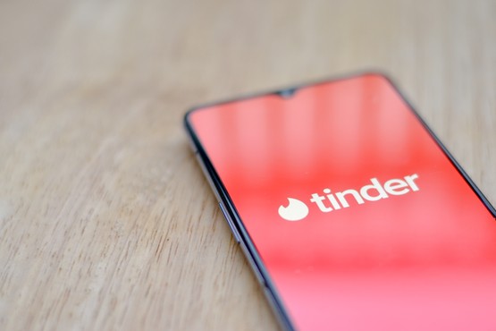 Ta popularna niegdyś aplikacja dziś jest cieniem samej siebie. Twórcy Tindera chcą teraz wiedzieć o nas jeszcze więcej