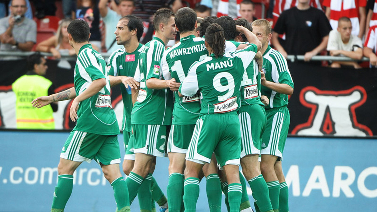 Legia Warszawa prowadzi do przerwy ze Spartakiem Moskwa 1:0 w pierwszym spotkaniu IV rundy eliminacji do Ligi Europy. Stawką dwumeczu jest awans do fazy grupowej.