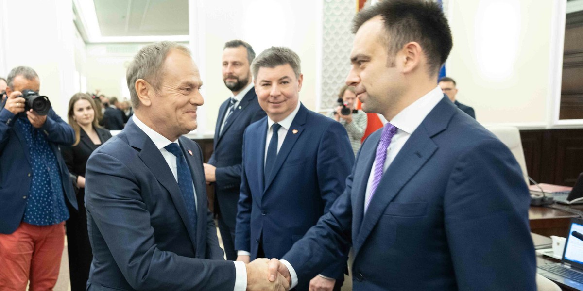 Premier Donald Tusk i minister finansów Andrzej Domański