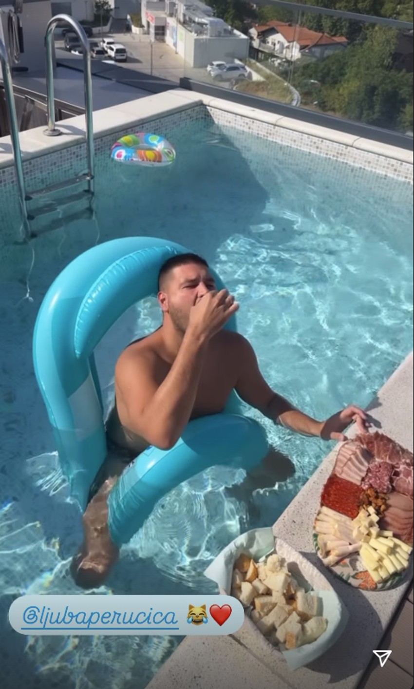 Ljuba Perućica u bazenu