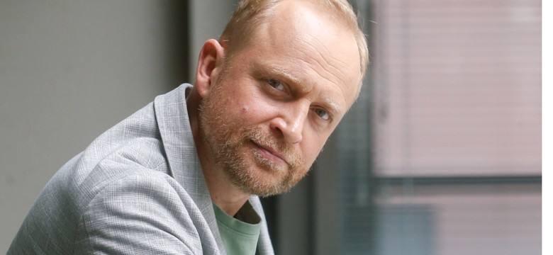 Piotr Adamczyk o roli Jana Pawła II. "Siostry zakonne żegnały się na mój widok" [WIDEO]