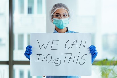 AstraZeneca: idővel "náthaszelíd " lesz a rettegett koronavírus 