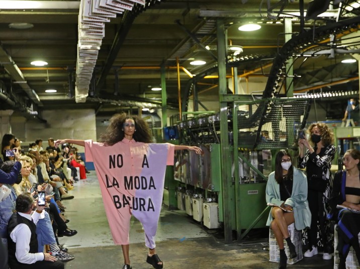 Pokaz kolekcji Carli Fernandez na Mercedes Benz Fashion Week w Meksyku