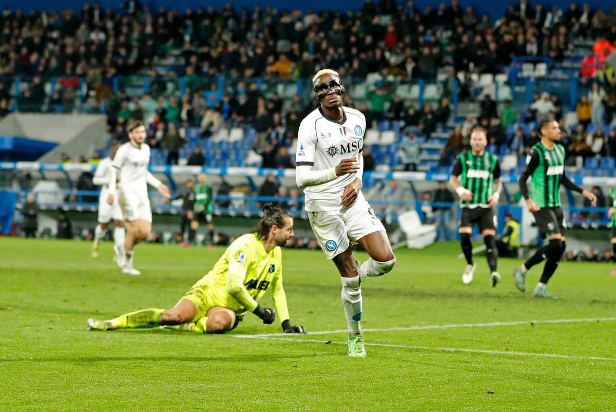 Victor Osimhen strzelił trzy gole w meczu z Sassuolo