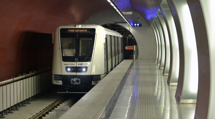 Kimenne Pest külső részére a 2-es metró / Fotó: MTI - Máthé Zoltán