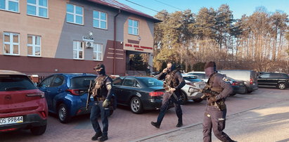 Atak w szkole na Mazowszu. Nożownik rzucił się na uczniów