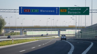 Zderzenie na autostradzie A2. Trasa jest zablokowana