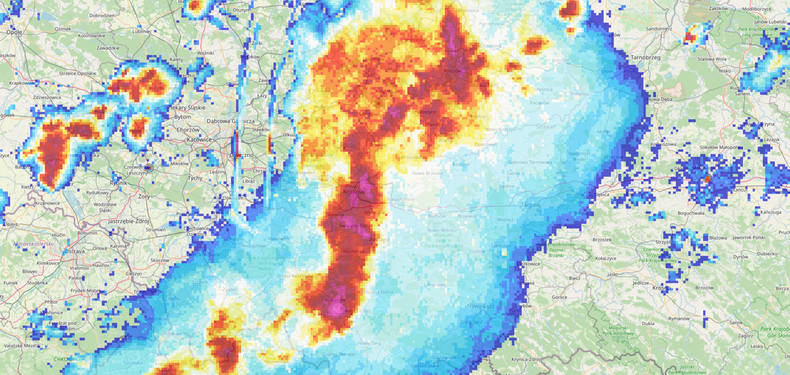 Liniowa burza nad Krakowem o godz. 22.10
