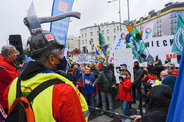 Protest górników przed siedzibą PiS