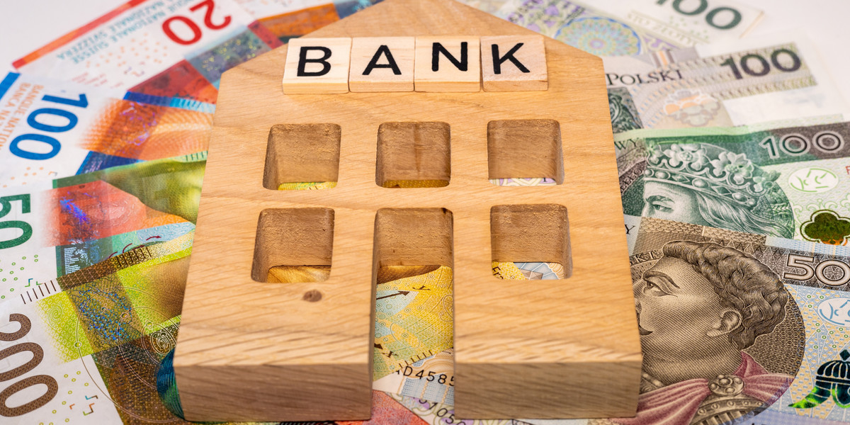 Wakacje kredytowe i kredyty frankowe sporo kosztują banki