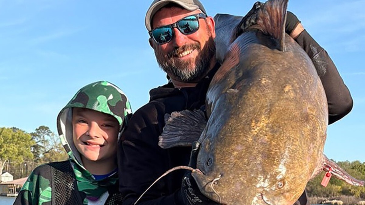 Taker sa tatom i ulovom