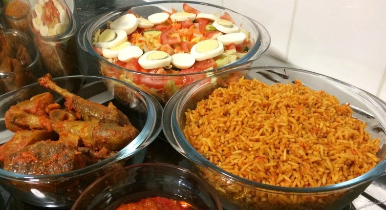 Feast with Nigerian jollof [Yummieliciouz food]