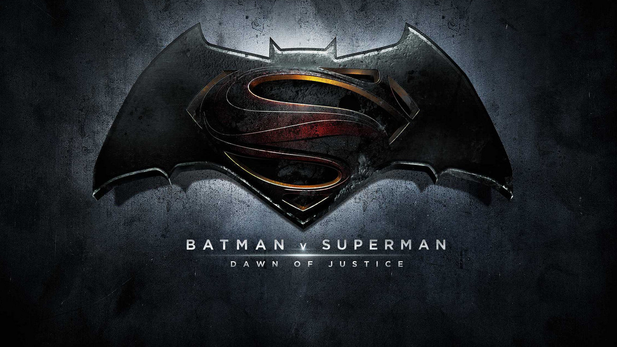 Kilka dni temu zakończyły się zdjęcia do filmu "Batman v Superman: Dawn of Justice". W sieci rozpoczęły się spekulacje na temat szczegółów fabuły produkcji, a wierni fani zauważyli, że od początku rozpoczęcia prac na planie, nie pojawiła się ani jedna wzmianka o postaci Jima Gordona.