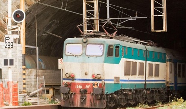 Voz u tunelu - ilustracija