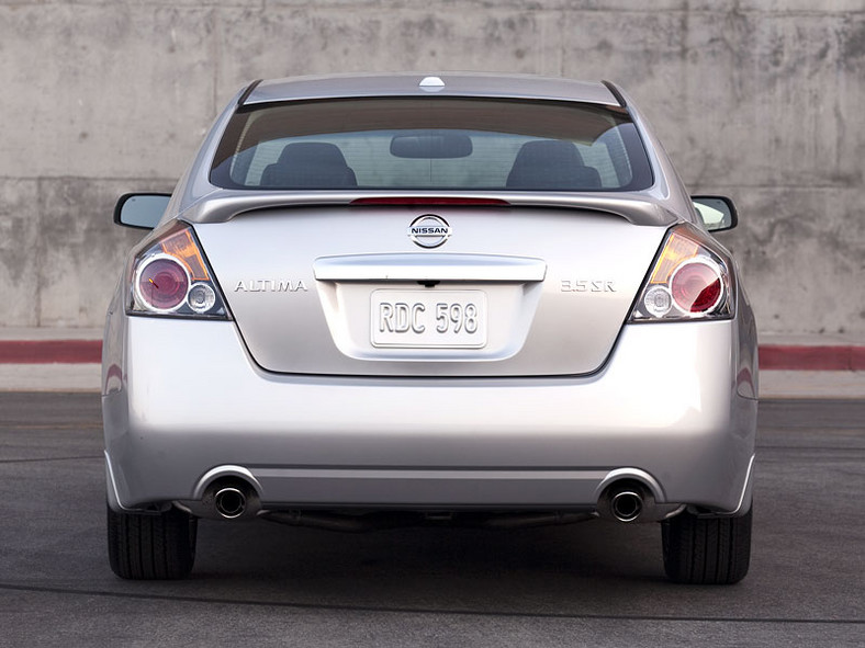 Nissan Altima 2010: amerykański facelifting na rok 2010