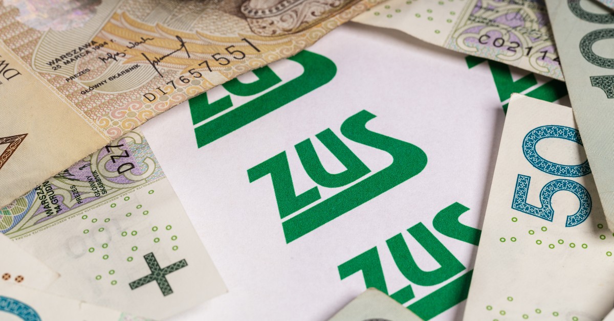 ZUS przelicza emerytury od 2025 – średnia podwyżka 230 zł, wyrównania do 14 tys. zł