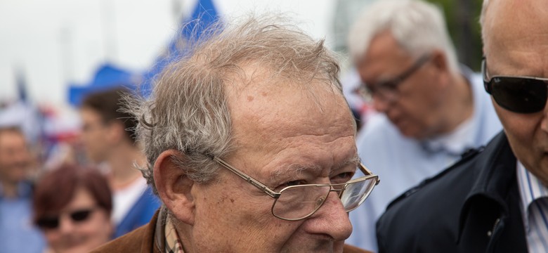 Michnik prosi Szwedów o pomoc finansową
