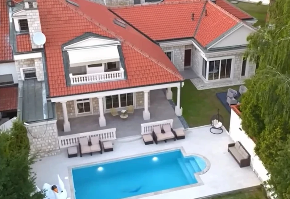 Kuća Adaktara
