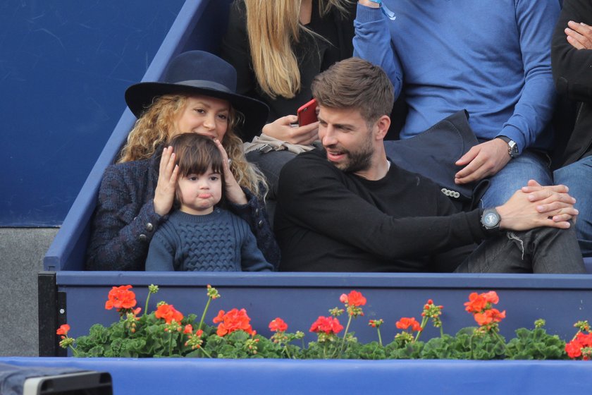 Pique i Shakira na meczu z dzieckiem