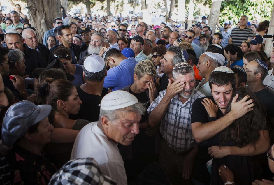 Ožalošćeni na sahrani Driora Kenina