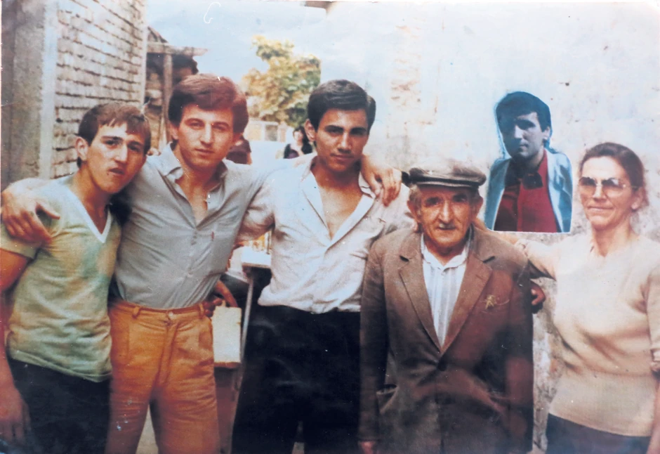 Po izlasku iz 
doma krenuo je u vojsku, a potom izgradio život na koji je danas ponosan