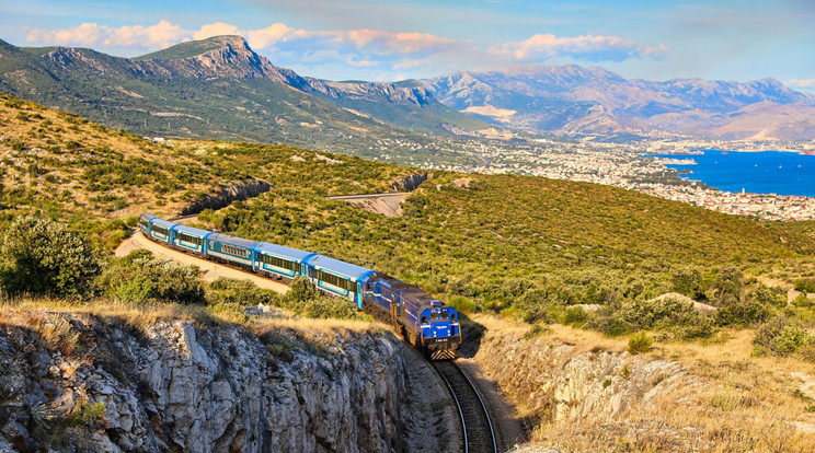 14 órán át hegyek között, völgyek között zakatol a vonat Budapesteról a horvátországi Splitbe / Fotó: MÁV