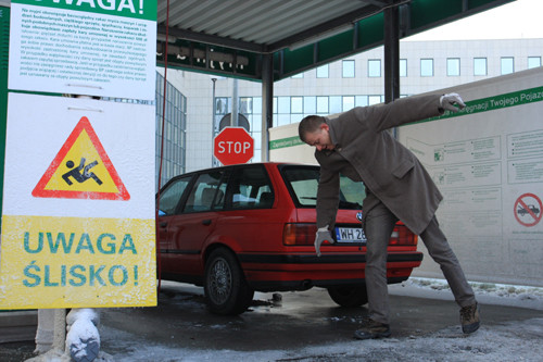 Jak umyć auto w duży mróz?