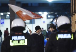 Sąd skrytykował zatrzymanie dziennikarza w siedzibie PKW. "Akcja policji nielegalna"