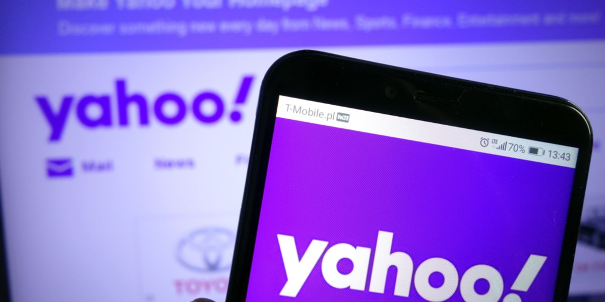  Verizon kupił AOL w maju 2015 roku za 4,4 mld dol., a Yahoo w lipcu 2016 roku za 4,83 mld dol. 