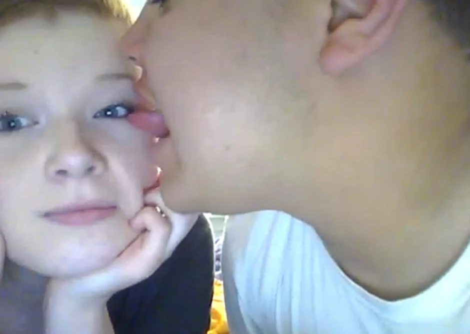 Nekima lizanje očiju nije erotično, ali im je zabavno