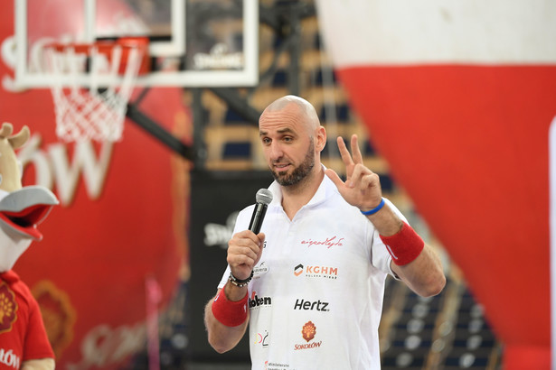 Marcin Gortat za 10 tys. dolarów kupił koszulkę od kolegi z drużyny