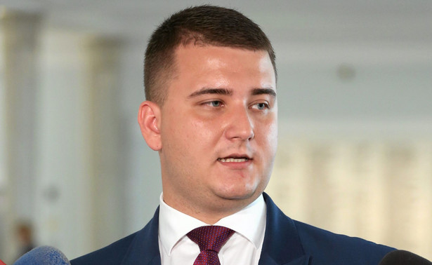 Bartłomiej Misiewicz ponownie rzecznikiem MON i szefem gabinetu politycznego