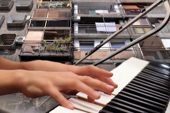 "Moram da sviram klavir svaki dan, a komšiji smeta": Pijanistkinja se požalila, ali su mnogi pre razumeli komšiluk: "To ponavljanje istih nota satima i danima..."